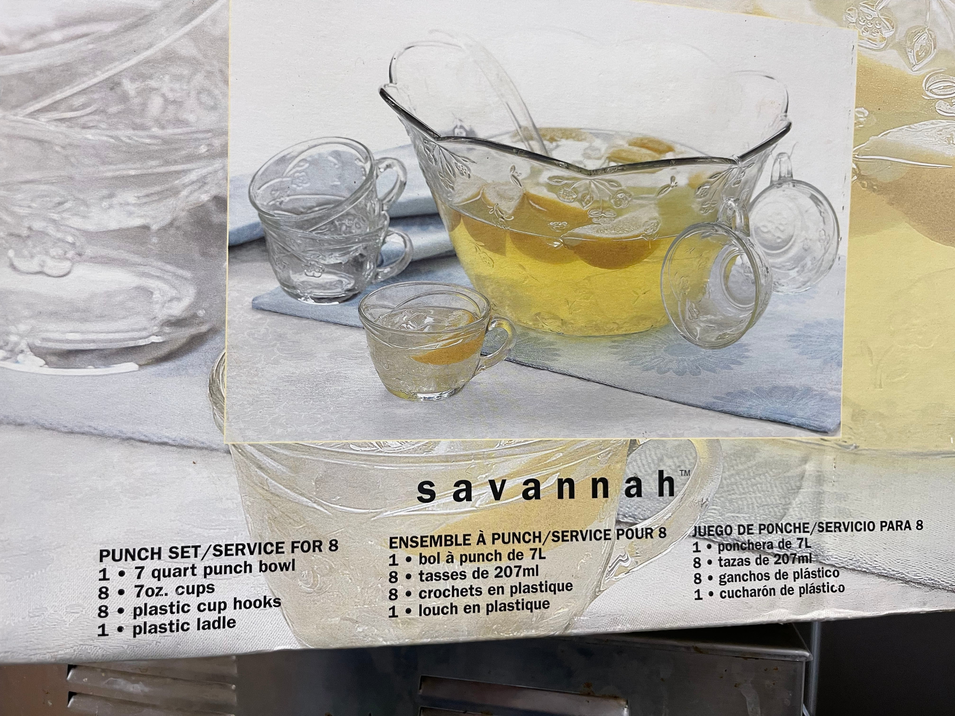 Used Anchor Savannah 7 Quart Glass Punch Bowl Set for 8