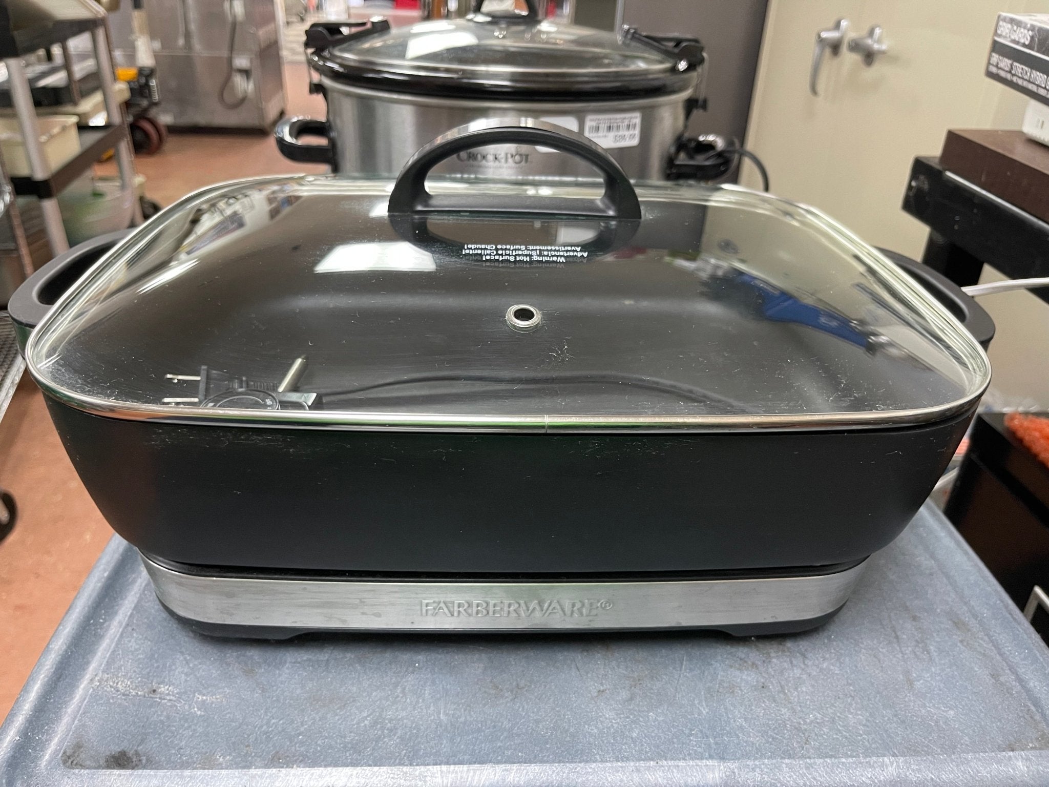 Used Farberware Royalty 7 Quart XL Nonstick Electric Black Skillet - Shir - Falcon Restaurant Supply - 7