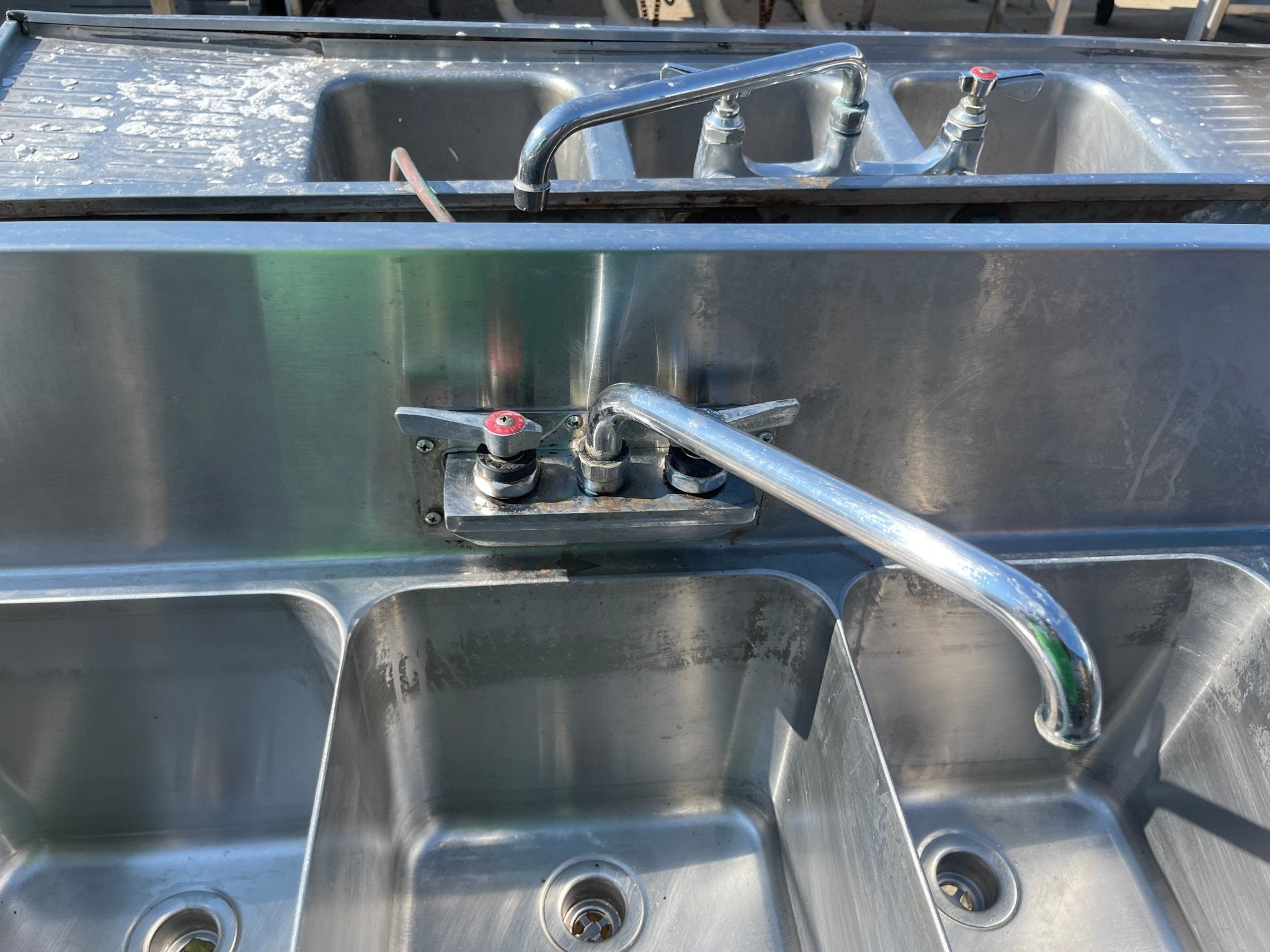 Used 96" Glastender TSA - 96 - S Underbar Stainless Sink Unit Three Compartment - SS2 - Falcon Restaurant Supply - 4