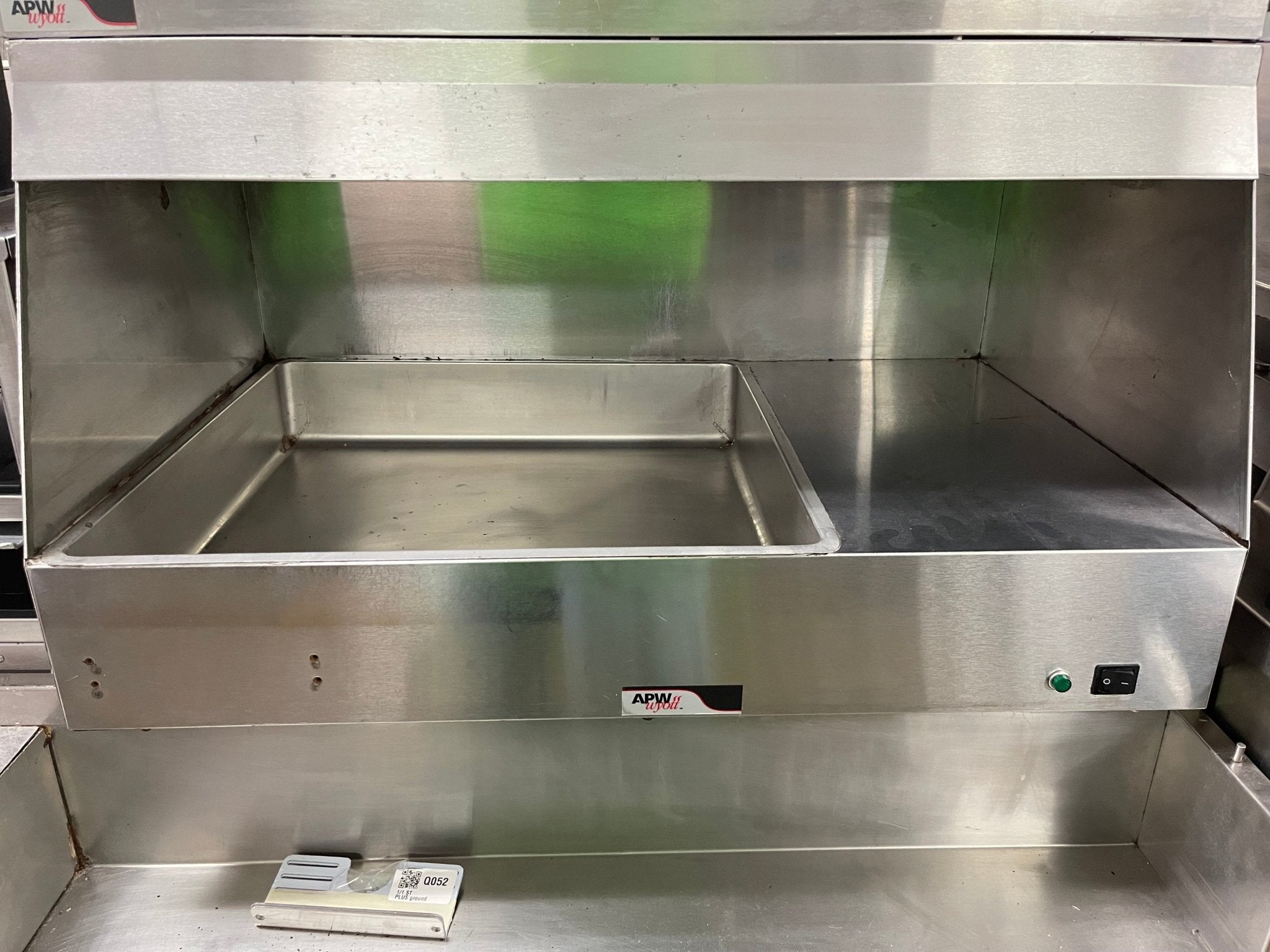 Standex APW Wyott CHFS - 33H19 Stainless Steel Countertop Fry Warming/Dump Station 120V - Falcon Restaurant Supply - 1