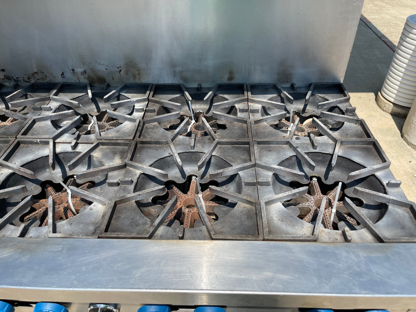 Used Comstock-Castle 72" Gas Commercial Range Cooktop w/ 12 Burners and 2 Ovens, 408.000 BTU