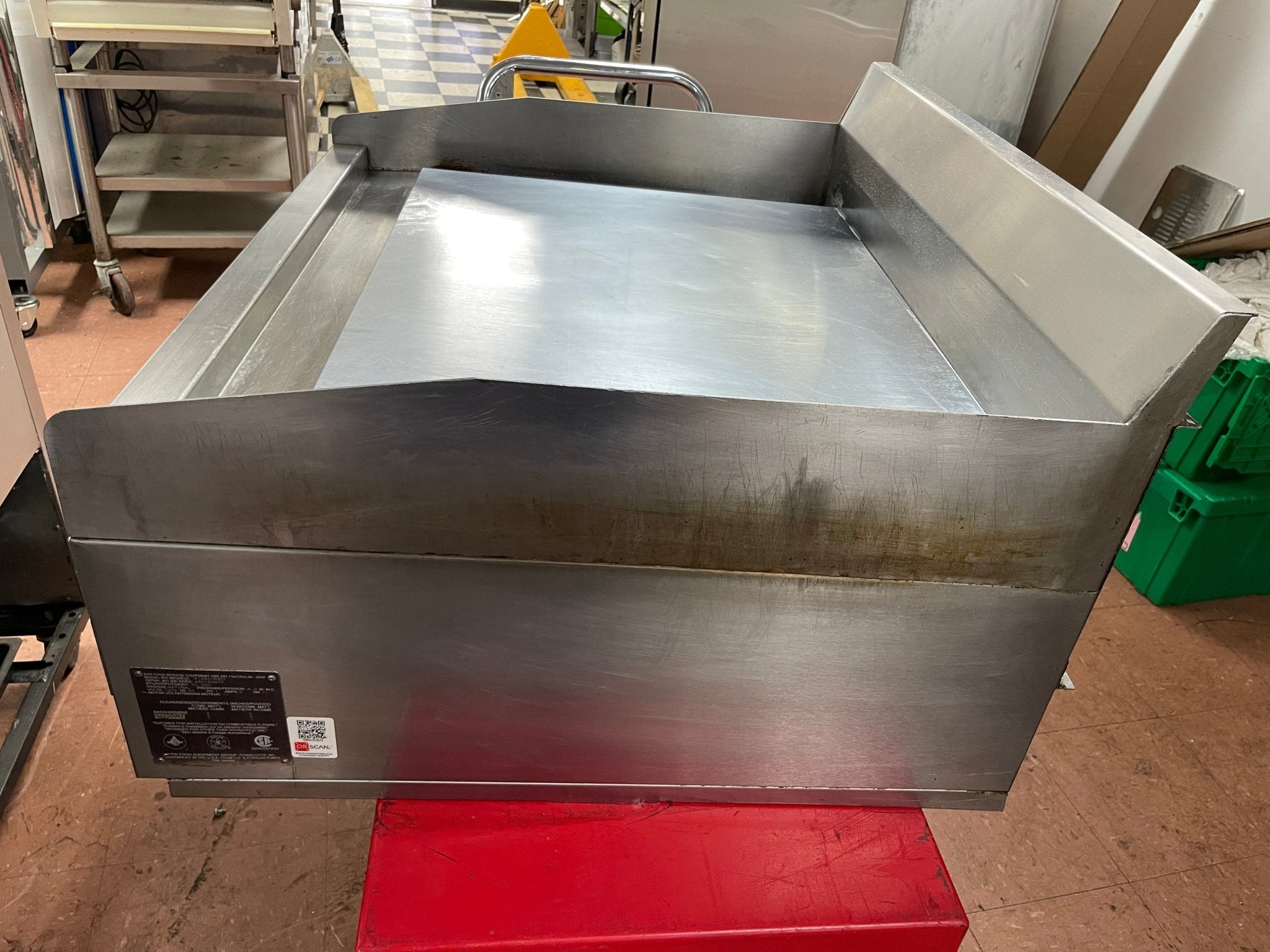 Used Vulcan VIG36 - R301 Thermostatic Natural Gas 36" Flat Top Griddle with 1" Chrome Plate - Falcon Restaurant Supply - 3