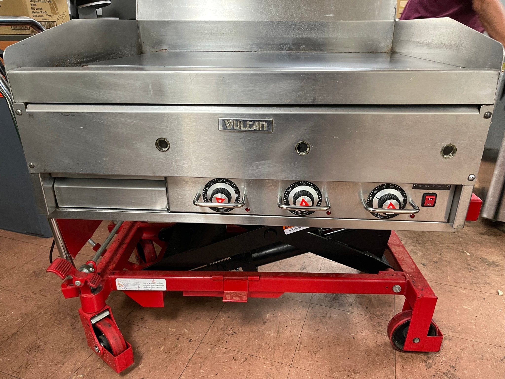 Used Vulcan VIG36 - R301 Thermostatic Natural Gas 36" Flat Top Griddle with 1" Chrome Plate - Falcon Restaurant Supply - 6
