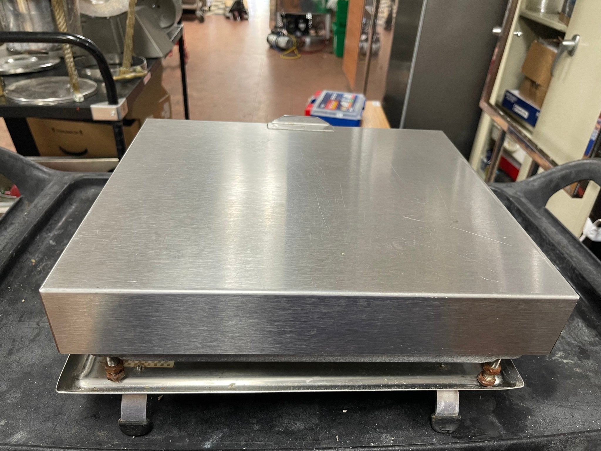 Used Mettler Toledo 8270 Commercial Counter Weighing Scale - 50lbs