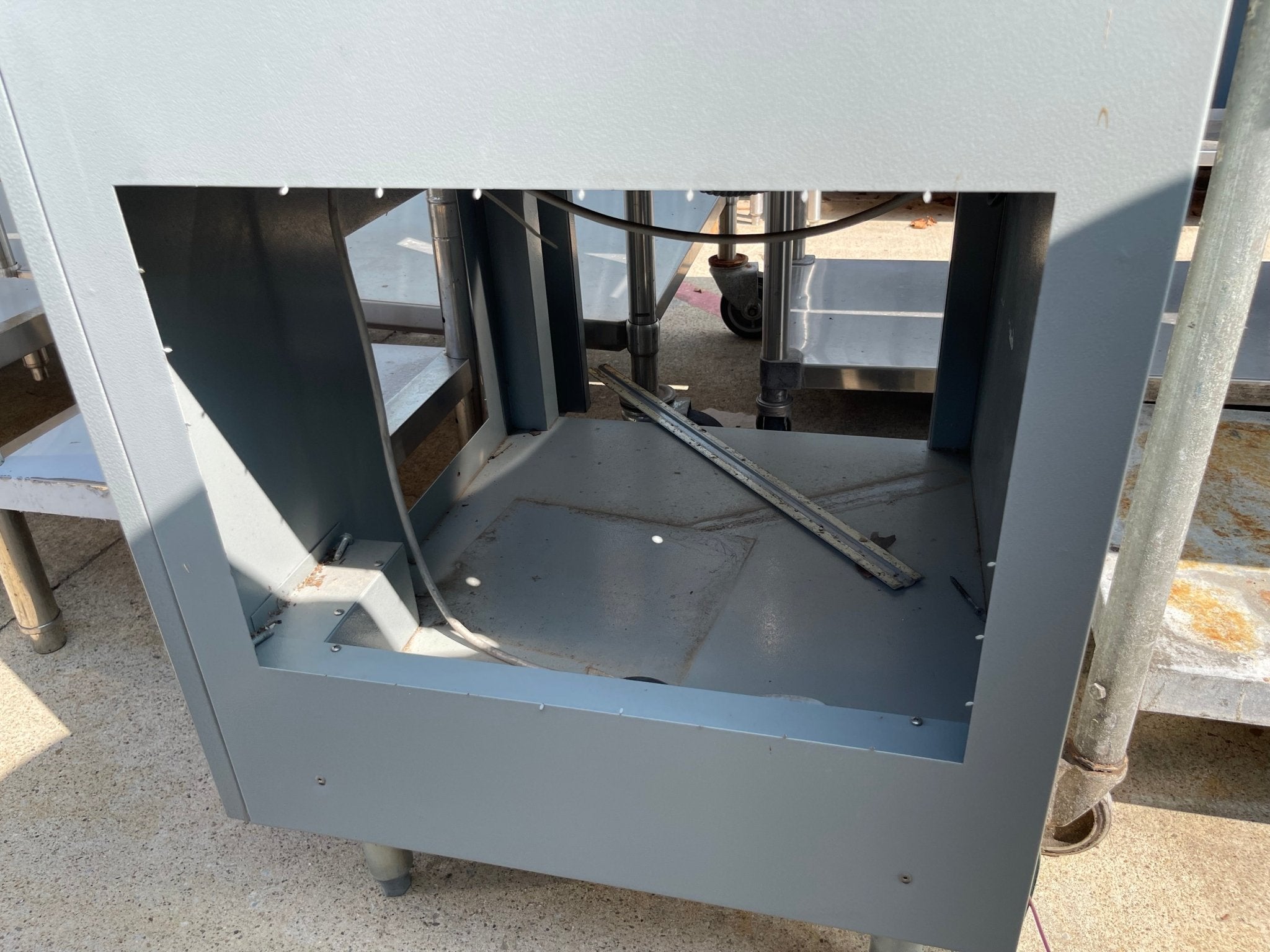 Used Stainless Steel Serving Counter with Sneeze Guard - SS61 - Falcon Restaurant Supply - 4