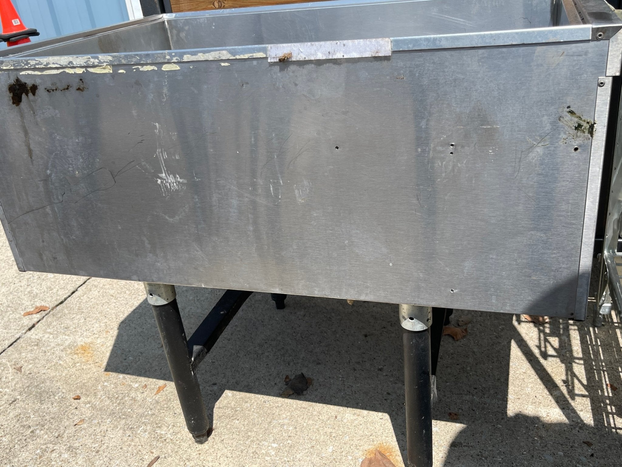 Used 36" Stainless Steel Undercounter Ice Bin - SS69 - Falcon Restaurant Supply - 2