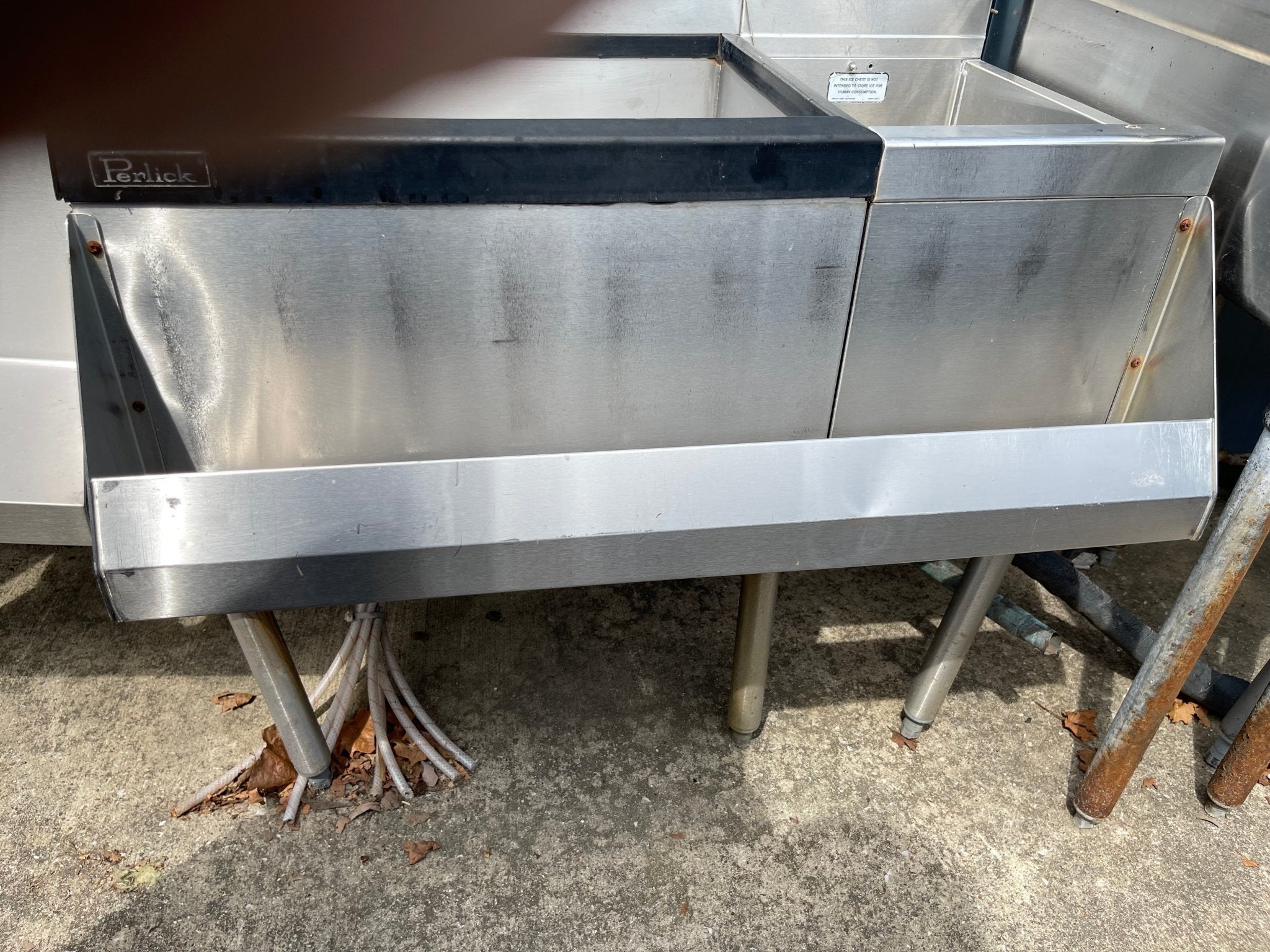 Used 36" Perlick Stainless Steel Under Bar Ice Bin with Speed Rail - SS102 - Falcon Restaurant Supply - 3