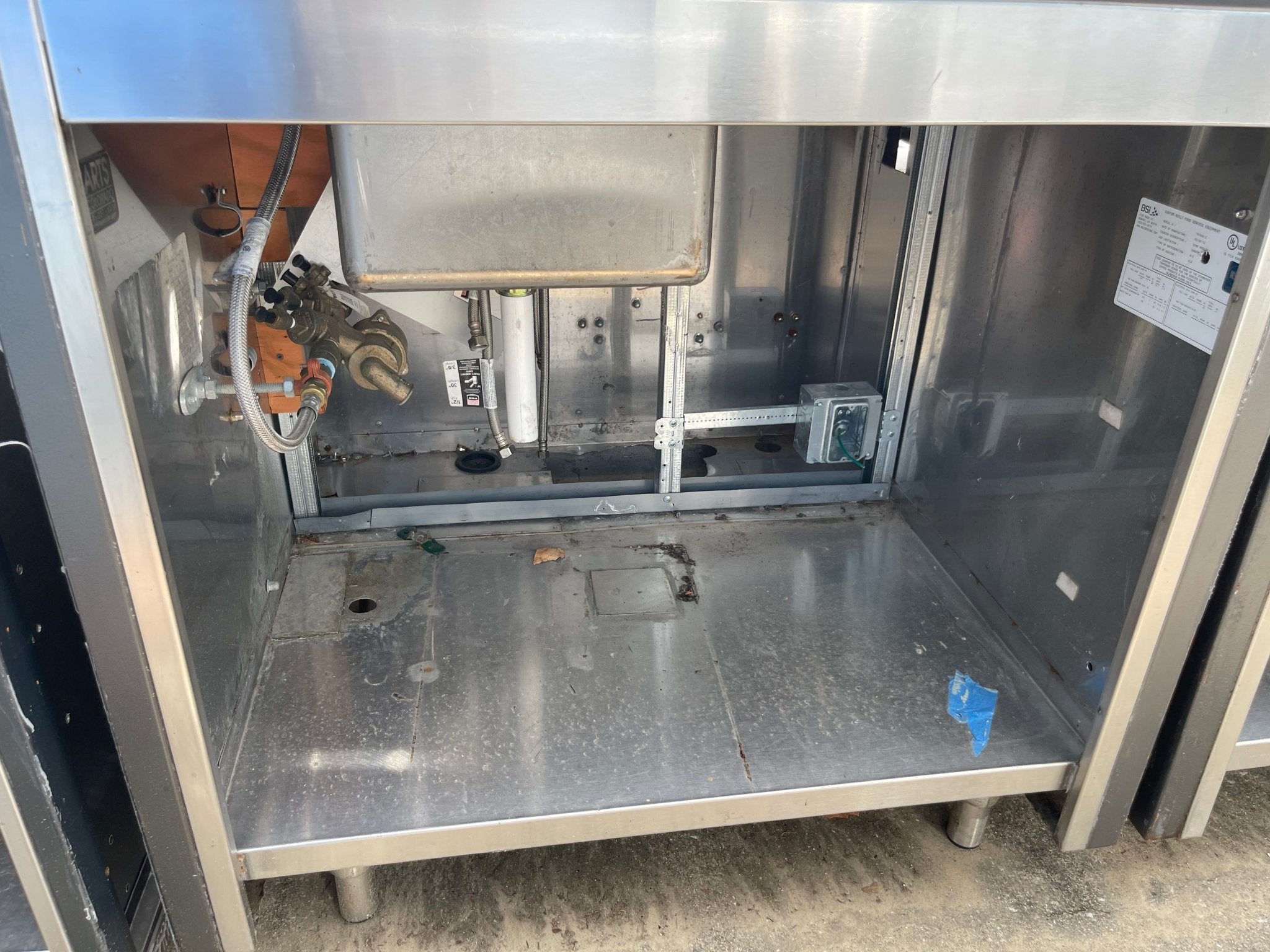 Used 38" Composite Table with Sink and 2 Faucets - SS108 - Falcon Restaurant Supply - 2