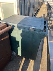 Used Carlisle Insulated 200lb Mobile Ice Caddy Bin - Plastic SS136