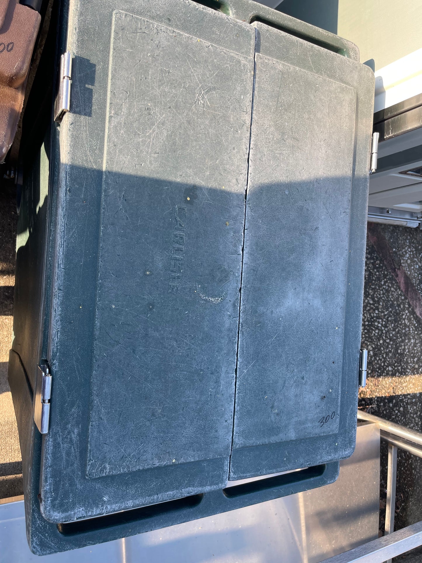 Used Carlisle Insulated 200lb Mobile Ice Caddy Bin - Plastic SS136