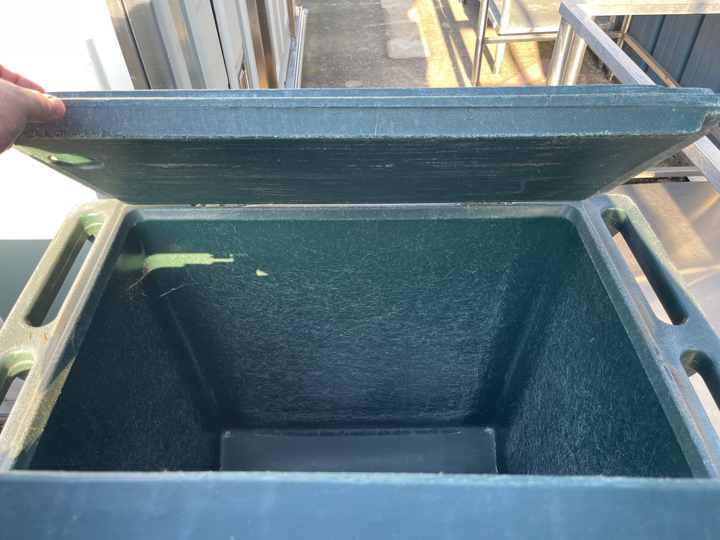 Used Carlisle Insulated 200lb Mobile Ice Caddy Bin - Plastic SS136