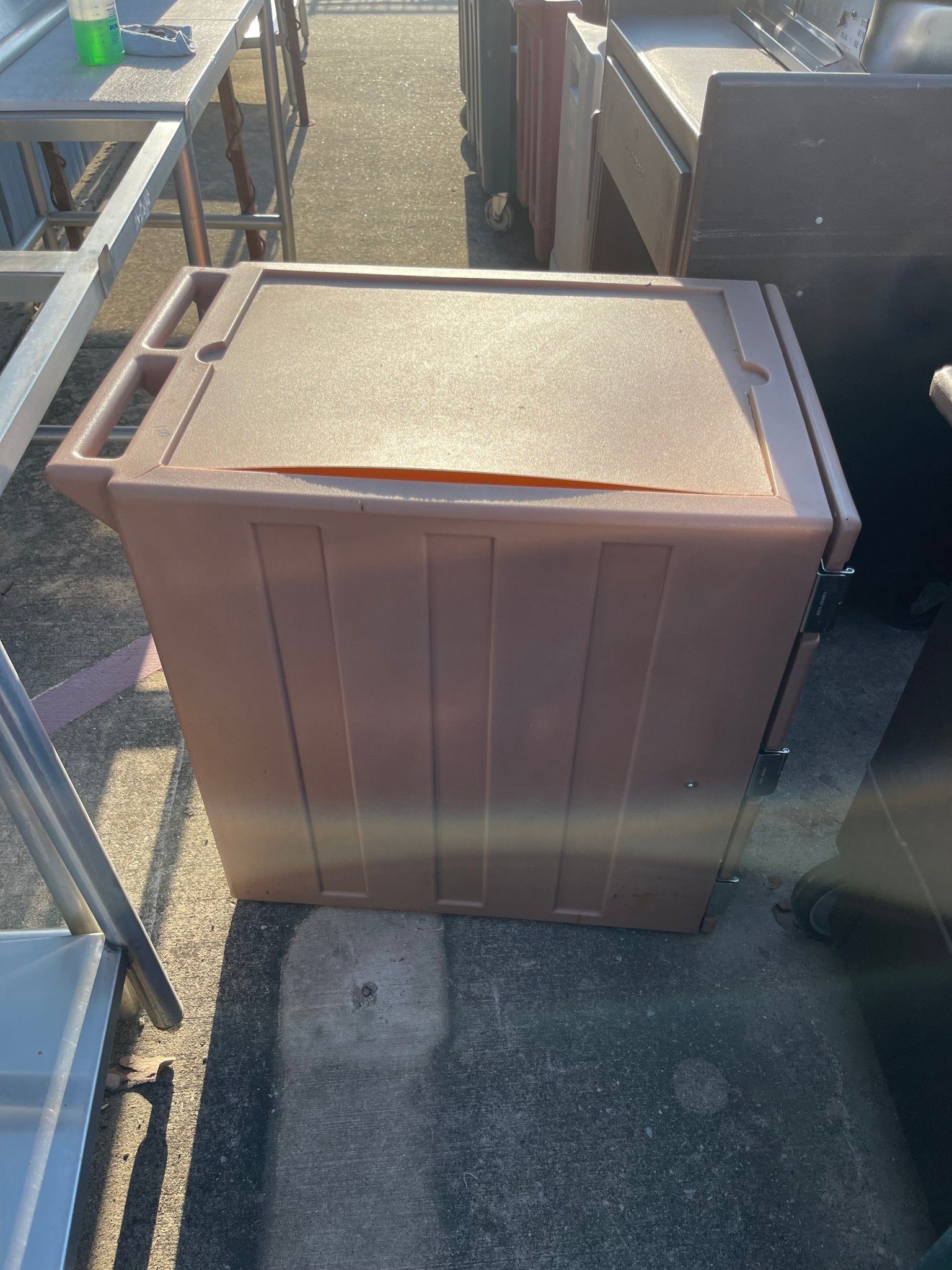 Used Cambro Insulated Sheet Pan Holding Cabinet - SS138 - Falcon Restaurant Supply - 1