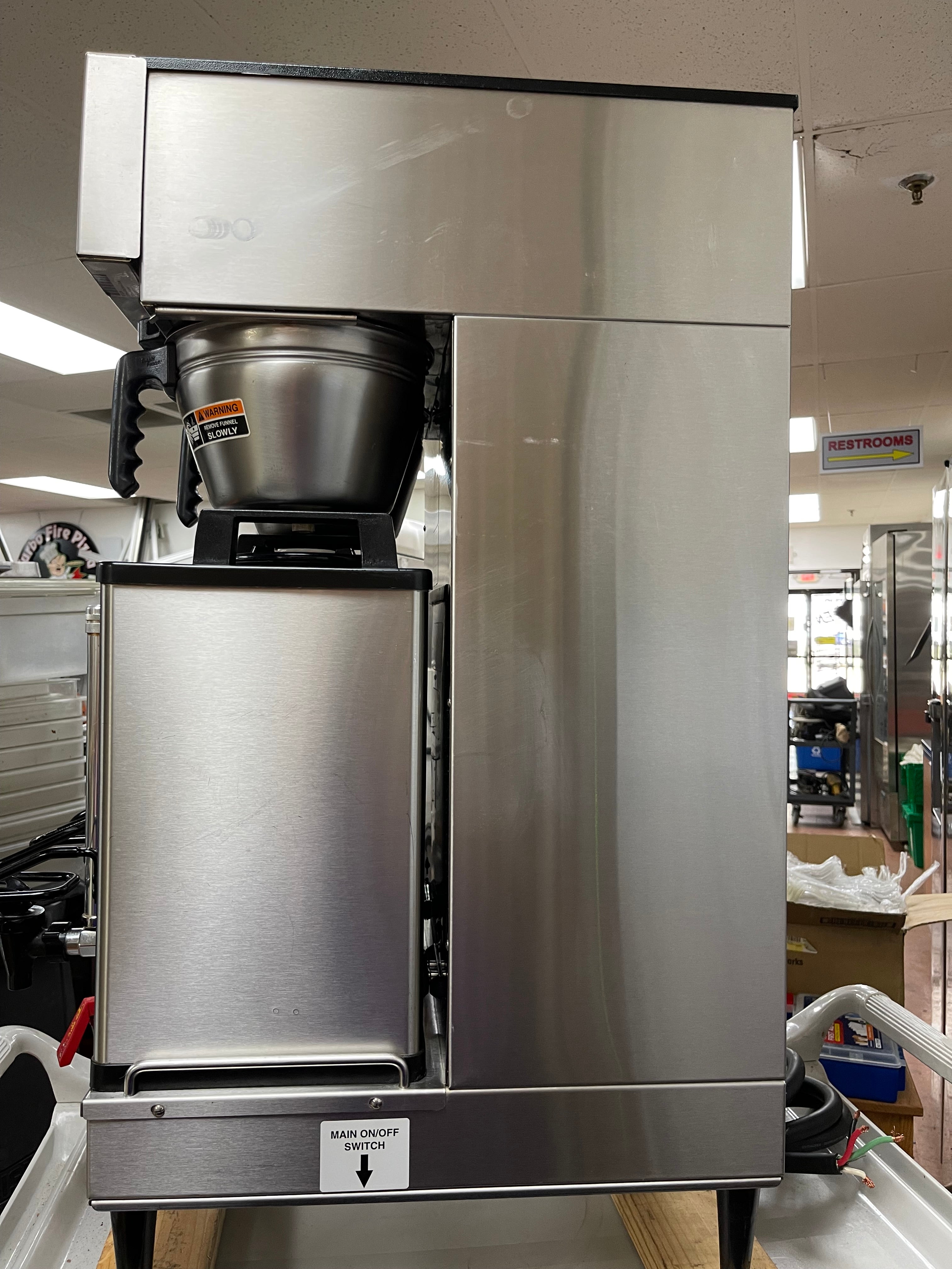 Used Bunn 33500.0013 DUAL SH DBC® BrewWISE® Dual Soft Heat® Coffee Brewer Machine 220V