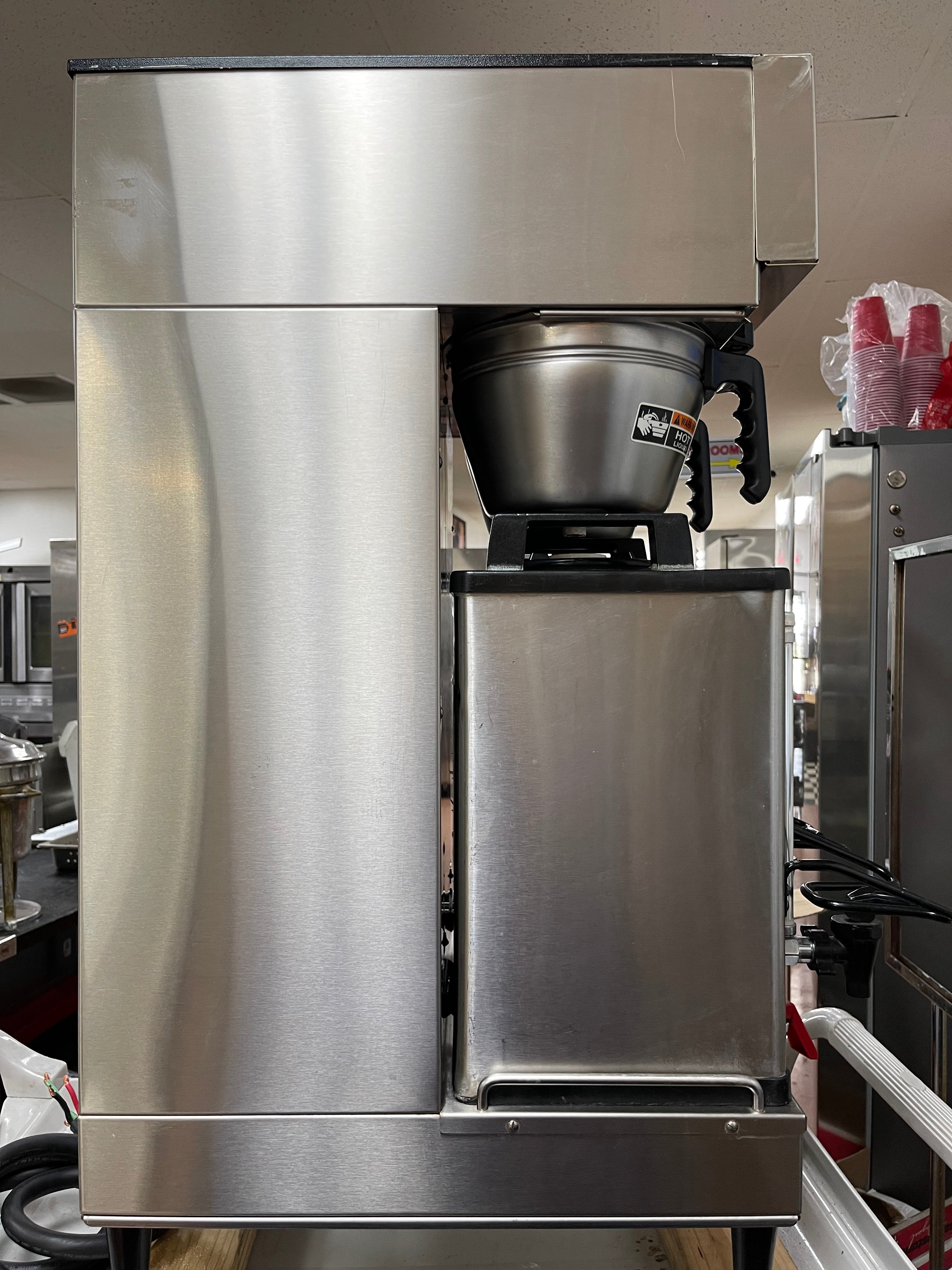 Used Bunn 33500.0013 DUAL SH DBC® BrewWISE® Dual Soft Heat® Coffee Brewer Machine 220V