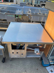 Used 41" Stainless Steel Equipment Cart with Electrical Outlets and Rack - SS170 - Falcon Restaurant Supply - 1