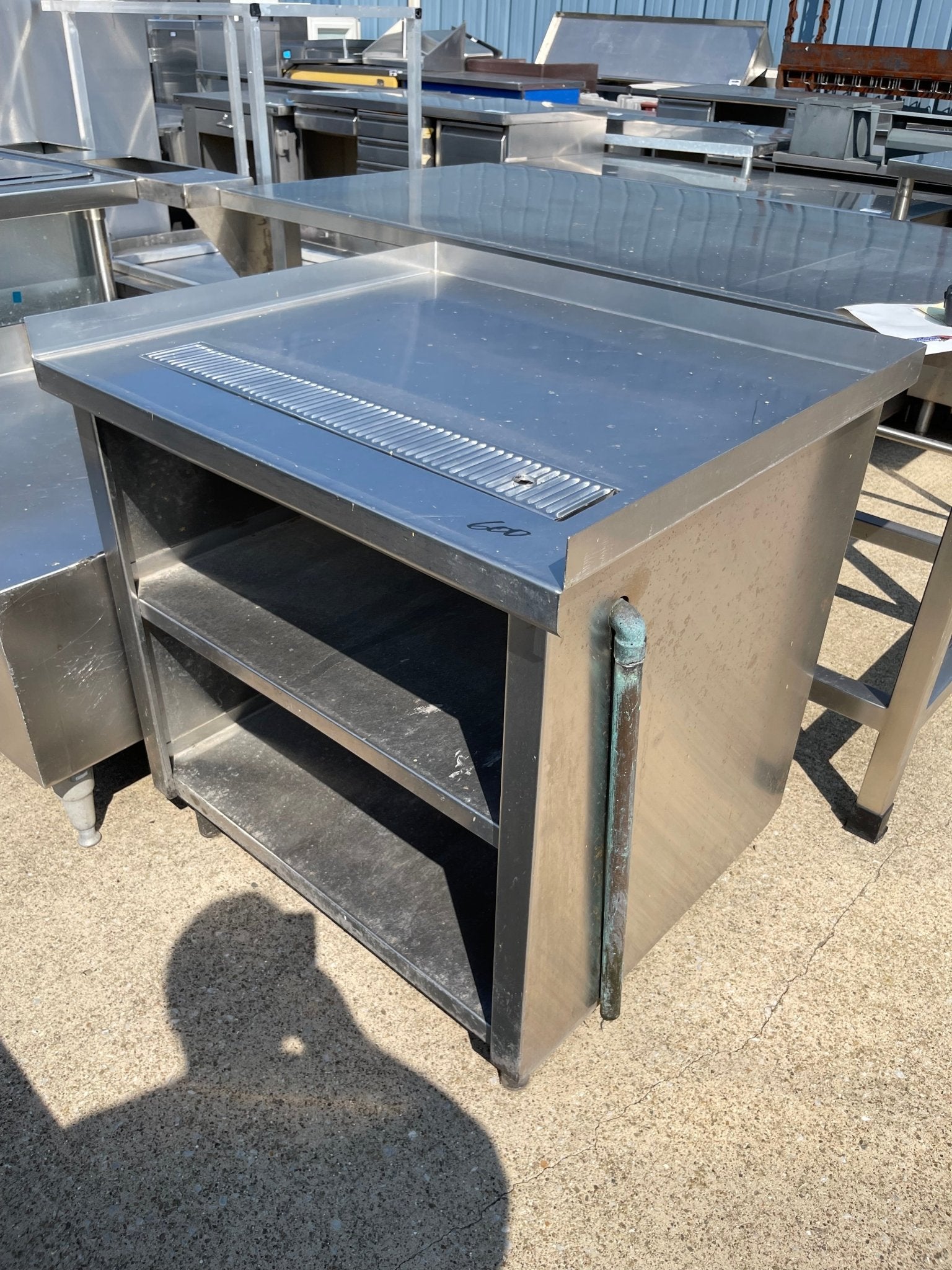 Used 34" Stainless Steel Drink Station with Drain and Shelves - SS198 - Falcon Restaurant Supply - 1