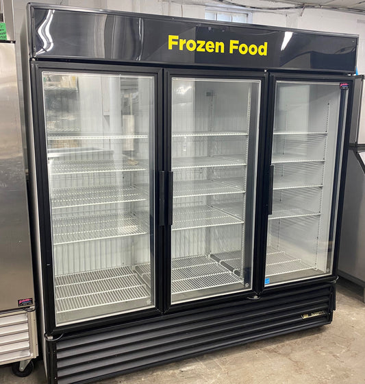 2021True GDM-72F 3 Door Reach-In Merchandising Freezer - 9990877