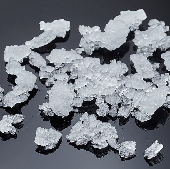 New Scotsman UF2020 20" Air Cooled Undercounter Flake Ice Machine - 216lb. - 57lb bin storage capacity