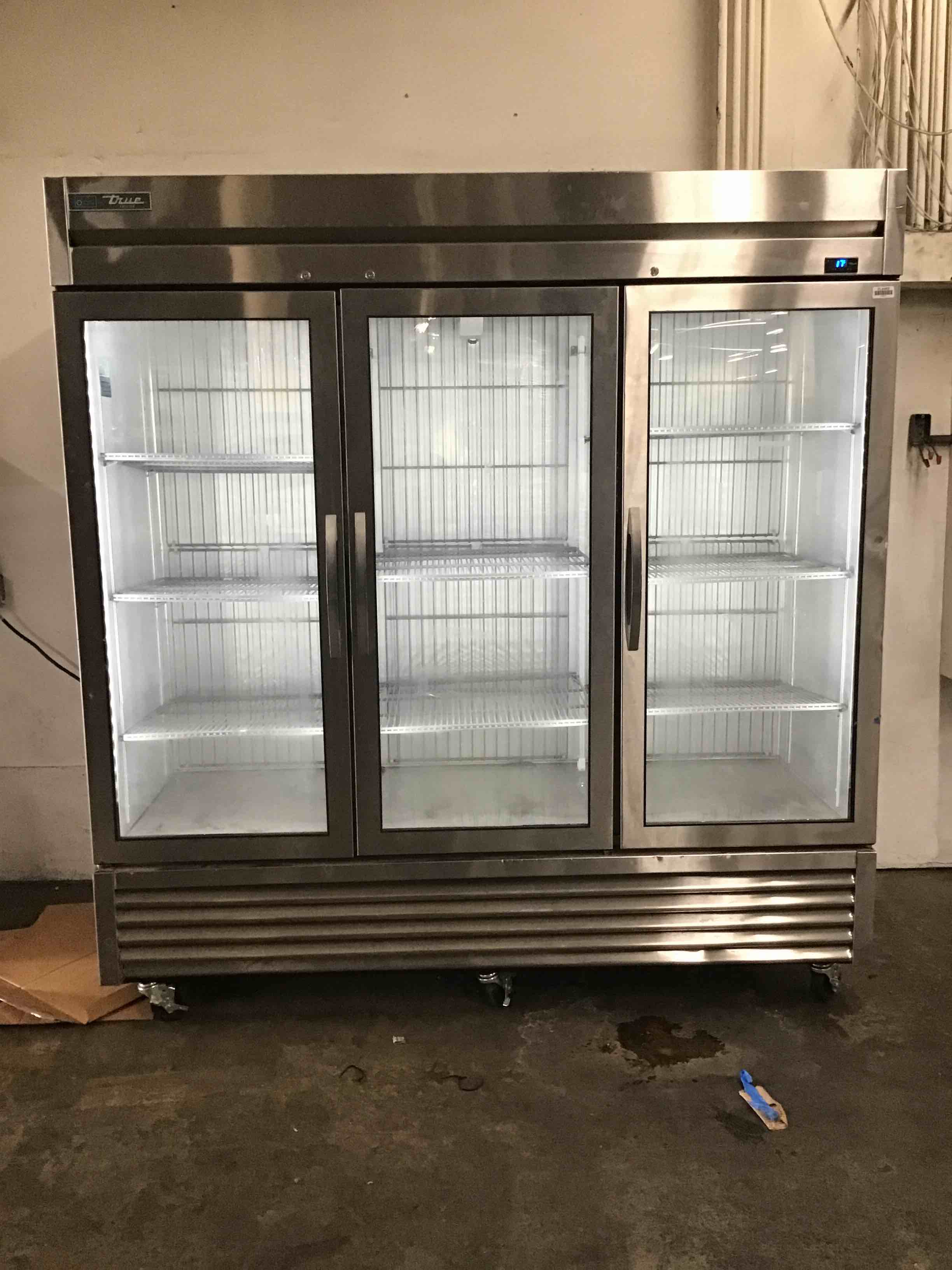 2020 True T-72FG-HC-FGD01  3 Glass Door Reach-In Merchandising Freezer