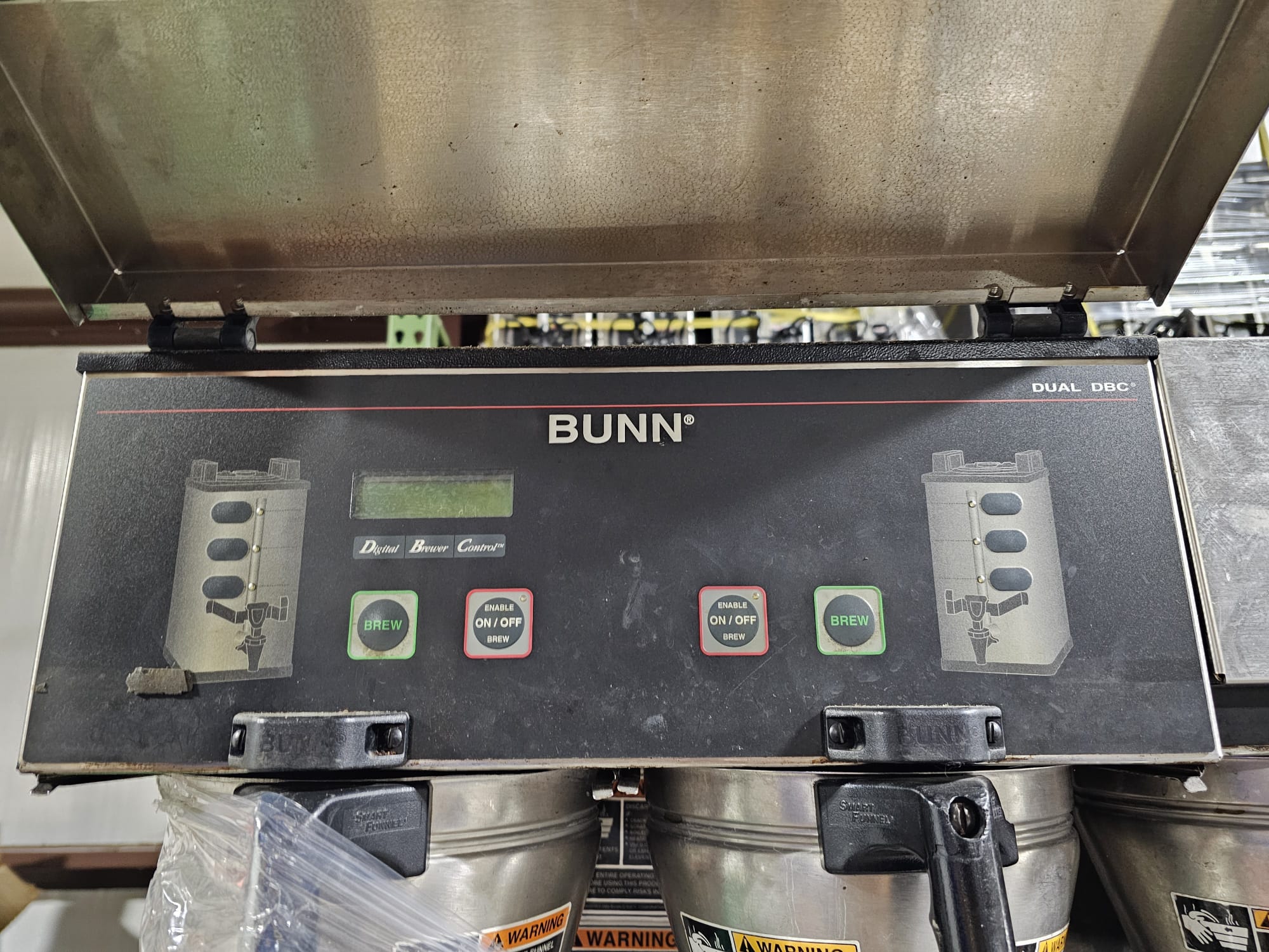 Wholesale lot of 4 Used Bunn 33500 Commercial Dual Soft Heat Coffee Brewers 220V JS - Falcon Restaurant Supply - 3