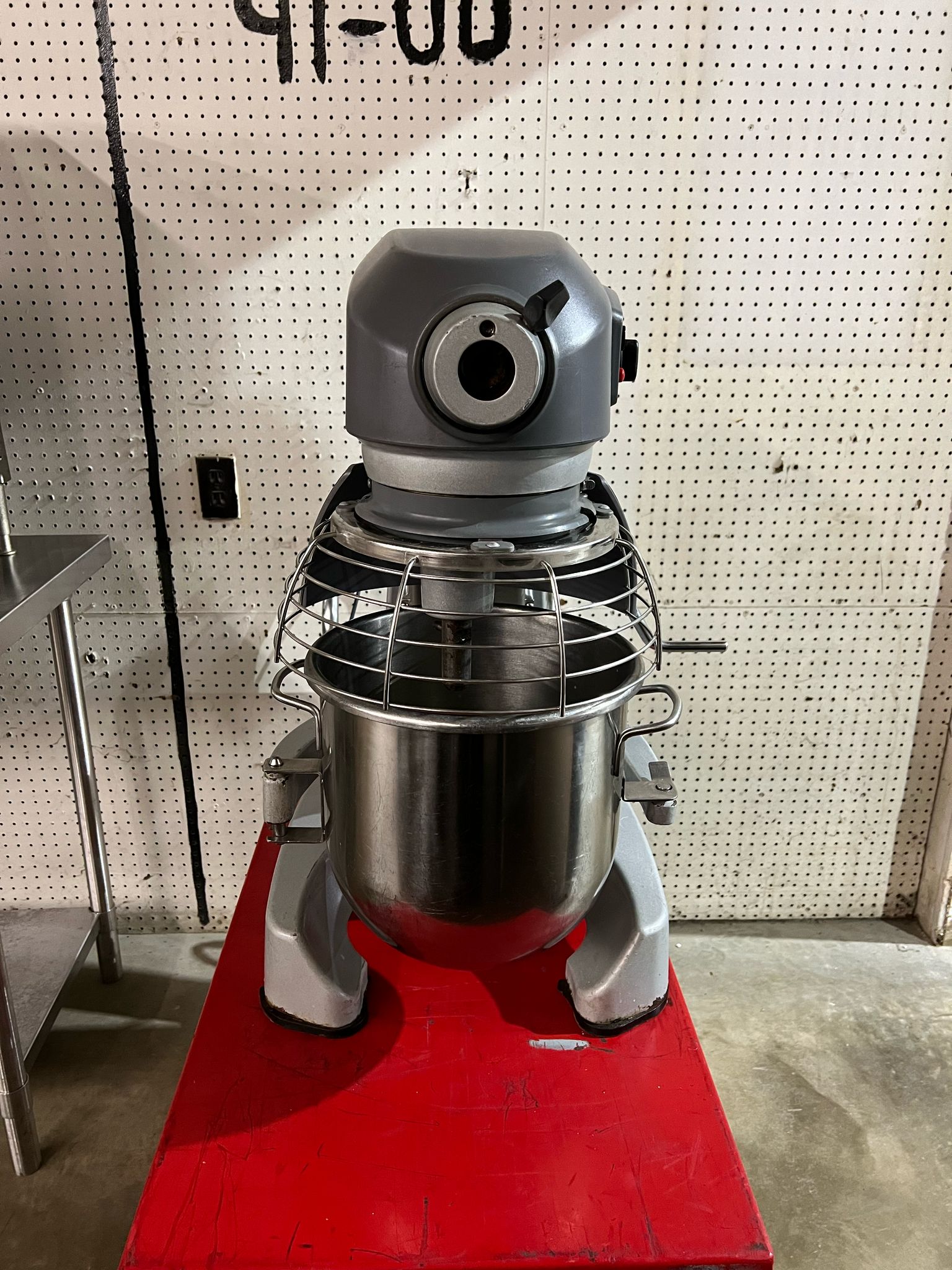 Used Hobart Legacy HL120-1STD 12 Qt. Planetary Stand Mixer - 120V, 1/2 hp