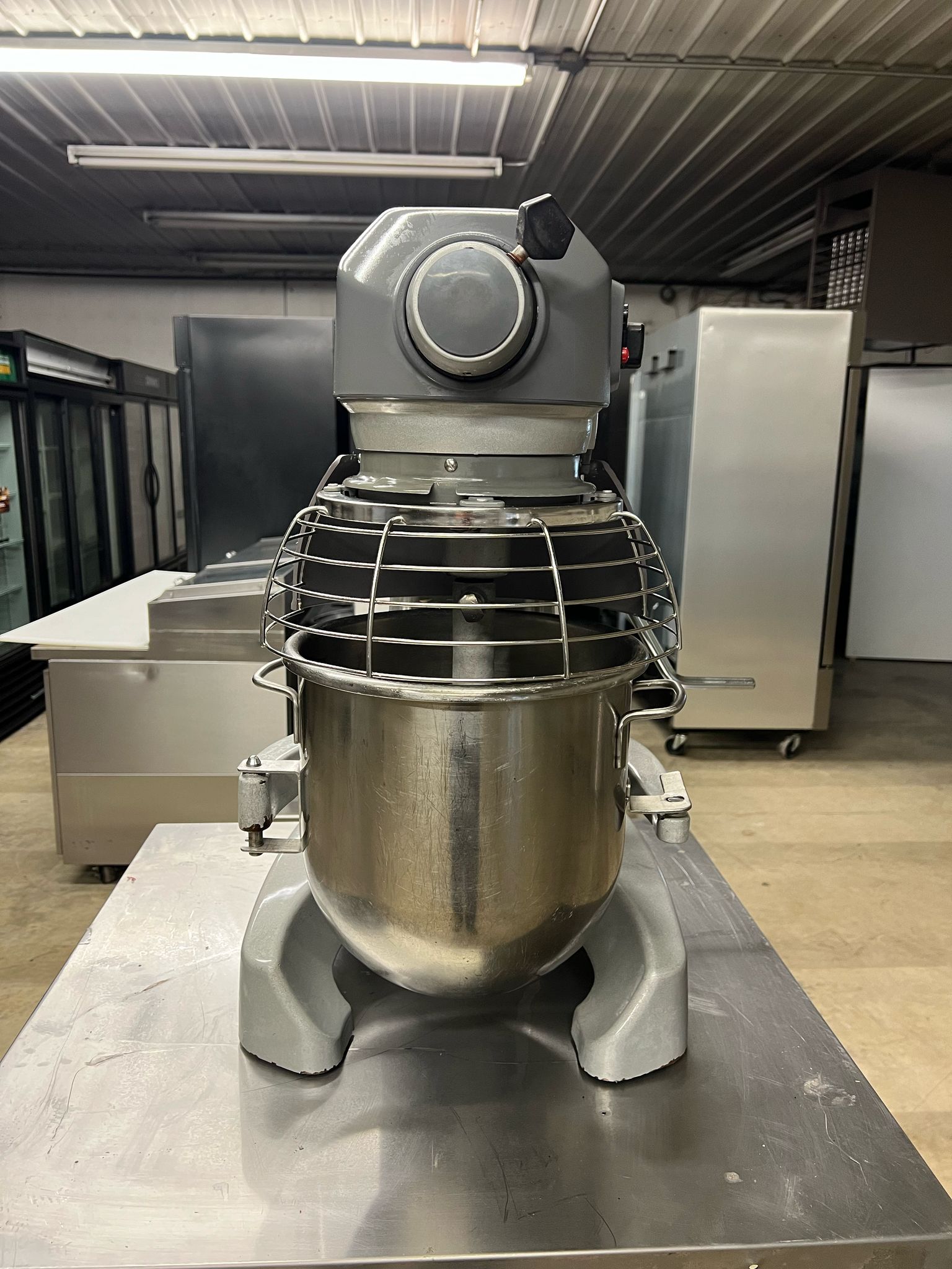 Used Hobart Legacy HL120-1STD 12 Qt. Planetary Stand Mixer - 120V, 1/2 hp - 2