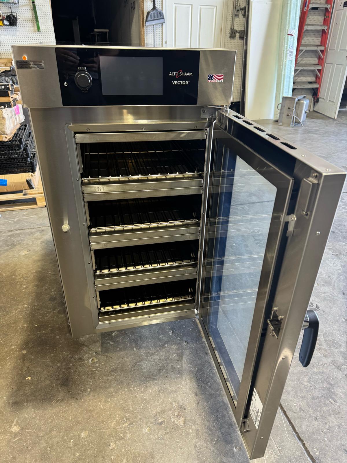 New 2019 Alto-Shaam VMC-H4H  Multi-Cook Oven with Simple Controls 208-240V, 3Ph