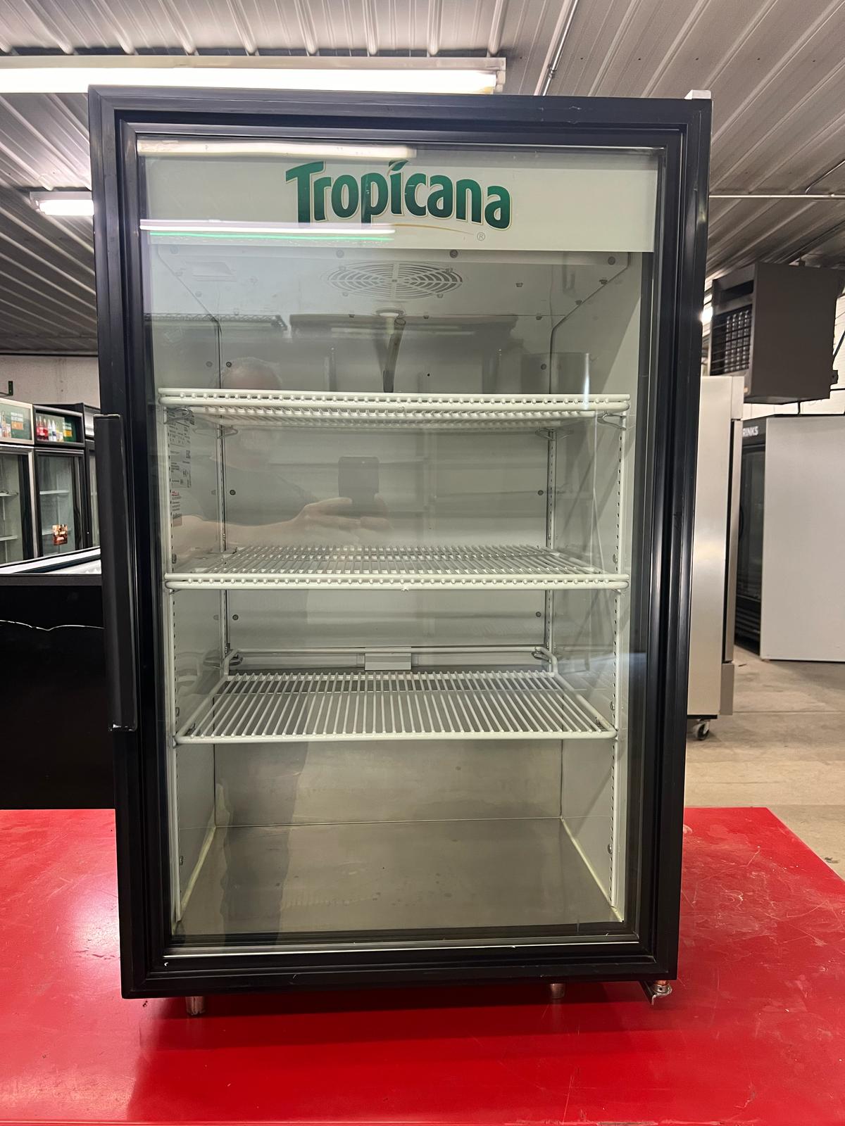 Used 2012 True GDM-07 24 " White Refrigerated Glass Door Countertop Merchandiser