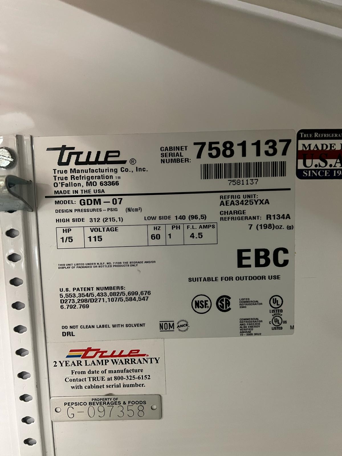 Used 2012 True GDM-07 24 " White Refrigerated Glass Door Countertop Merchandiser