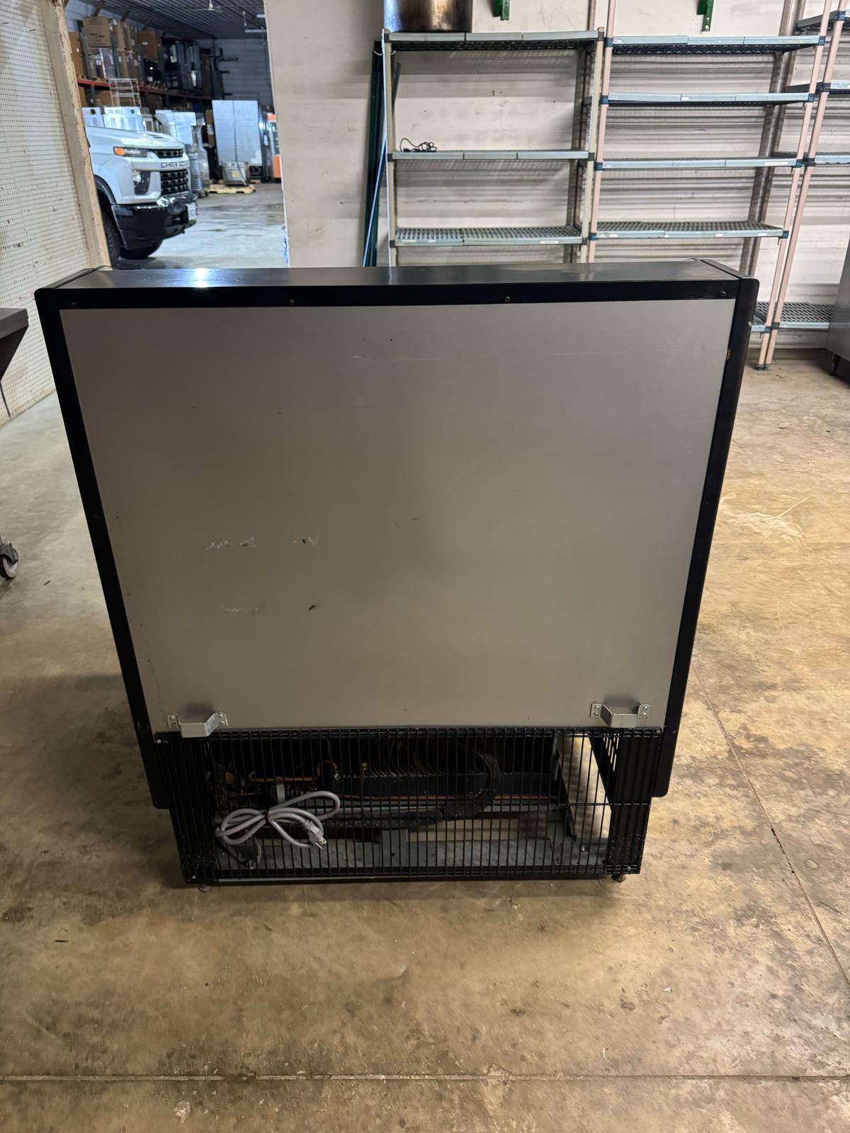 Used 39" Turbo Air TOM-40LB Refrigerated Open Self Serve Display 120V