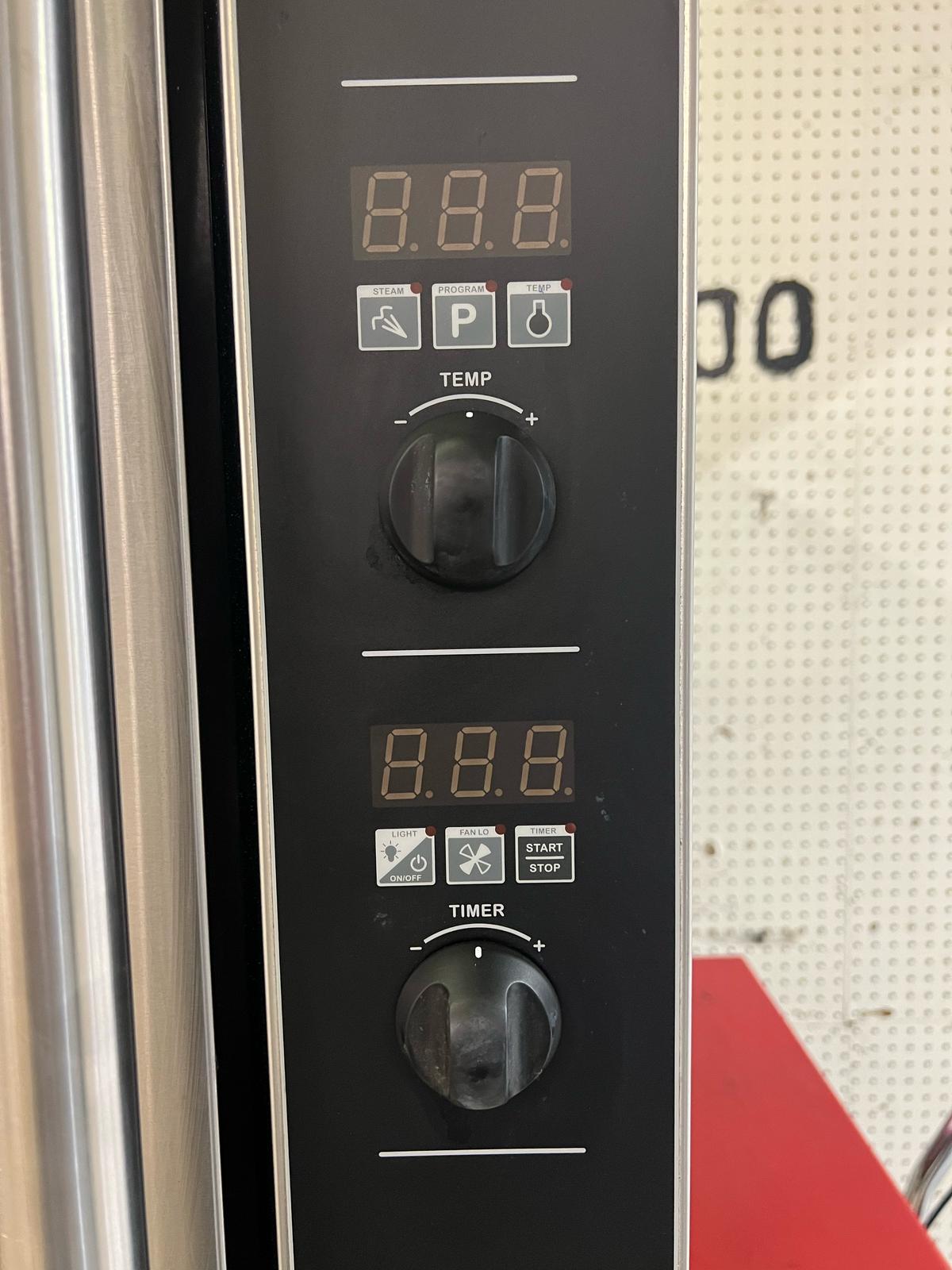 Used 29" Moffat Turbofan E32D5 Full Size Digital Electric Convection Oven 208V
