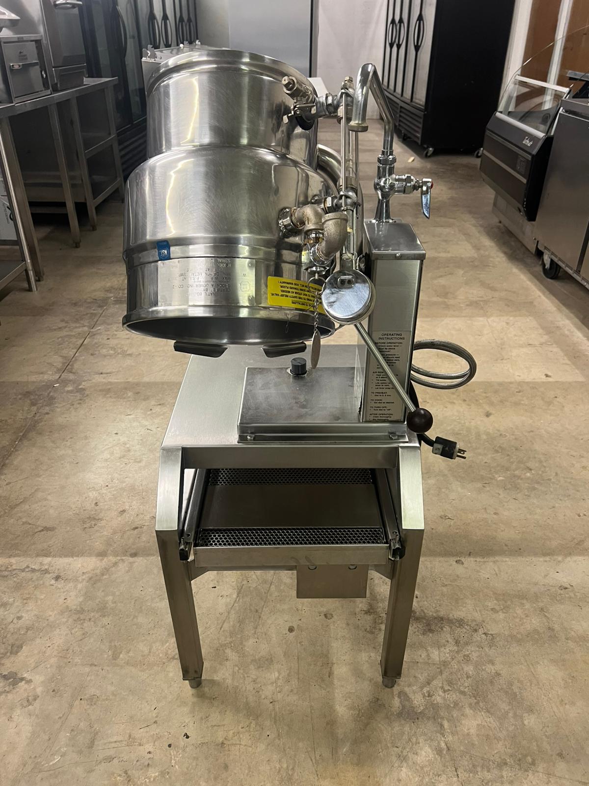 Used Groen TDB/6 - 10 Electric Steam Jacketed 10 Quart Kettle with Stand 208V - Falcon Restaurant Supply - 4