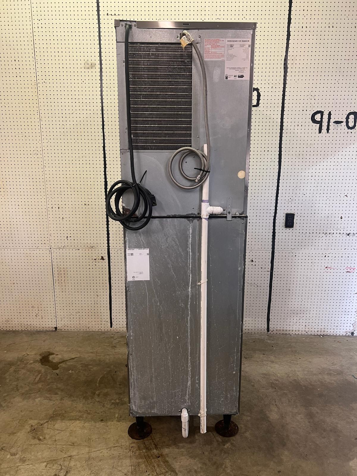 Used Hoshizaki KM-320MAH Air Cooled Crescent Cubed Ice Machine 120V - FG