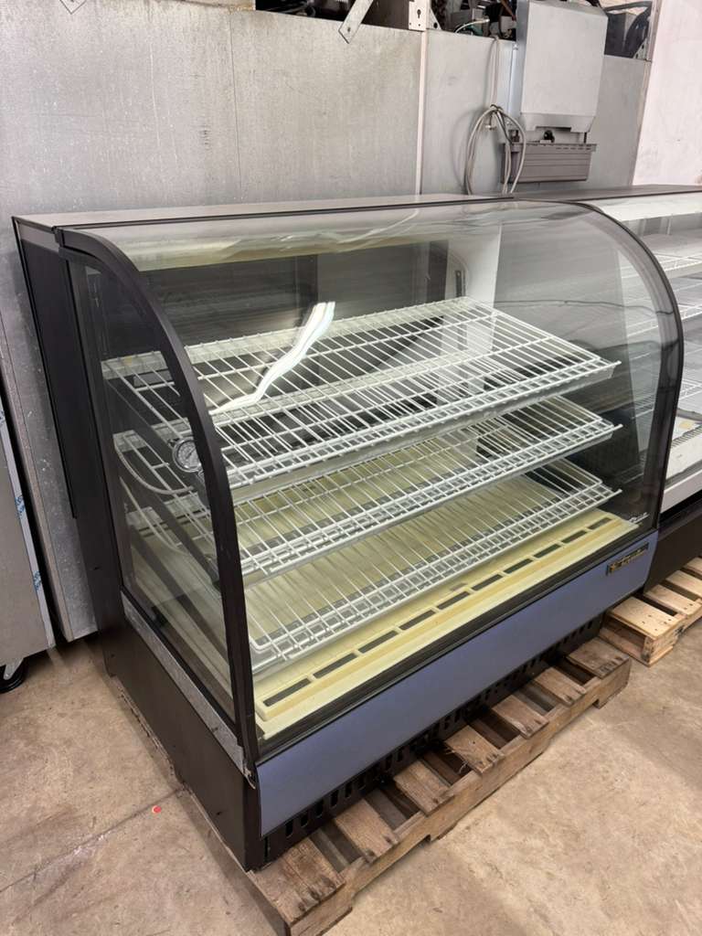 Used 50" True TCGR-50 Refrigerated Curved Glass Display Case 120V