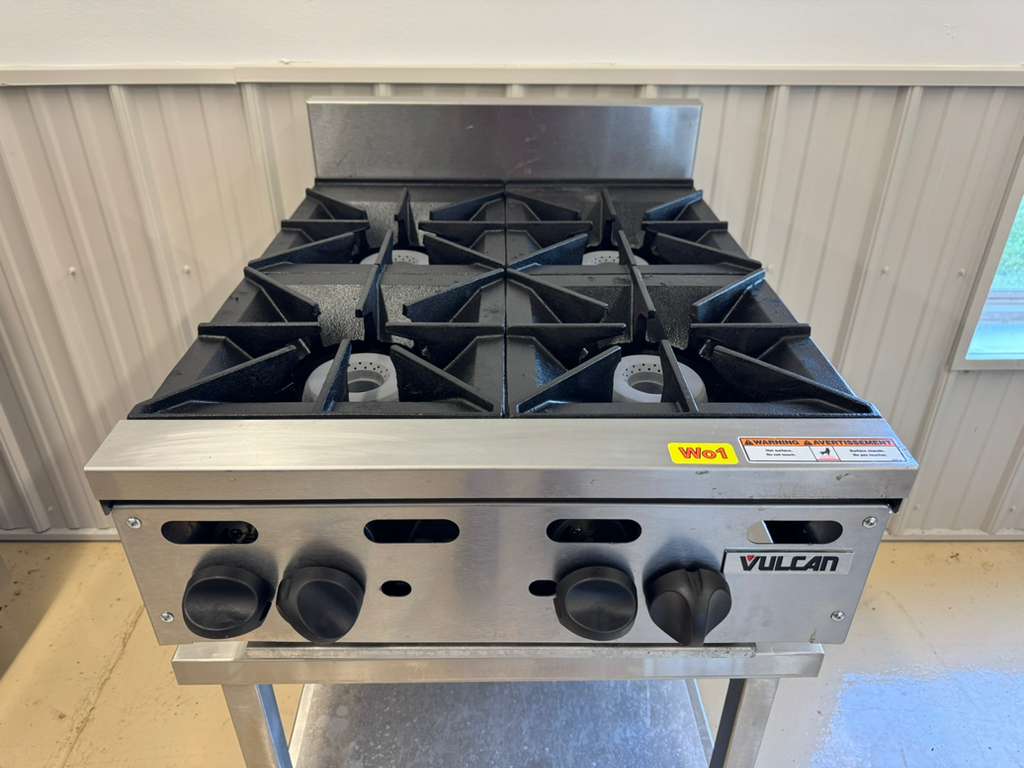 Used Vulcan VHP424 Natural Gas 24" 4 Burner Countertop Range with Stand - WO1