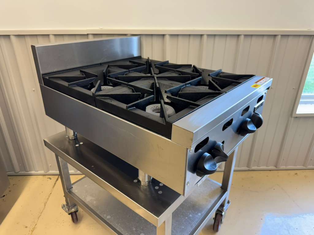 Used Vulcan VHP424 Natural Gas 24" 4 Burner Countertop Range with Stand - WO1