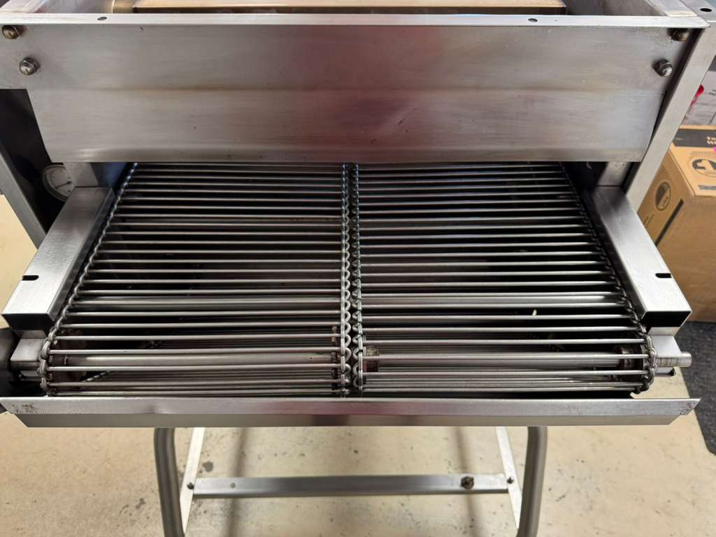 Used Nieco 820 Natural Gas Automatic Conveyor Cheese Melter 55,000 BTU