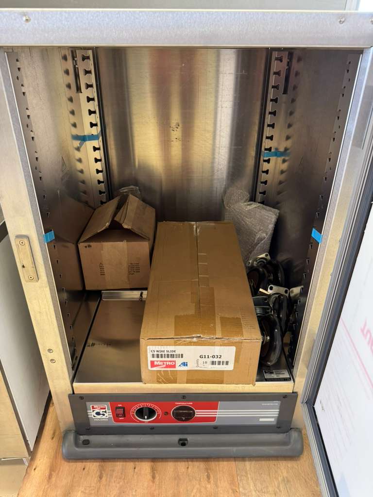 New Metro C515-HFC-U C5 1 Series Non-Insulated Heated Holding Cabinet 120V