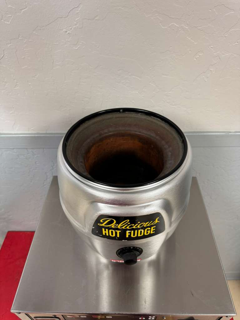 Used Vintage Helmco Hot Fudge Topping Warmer Dispenser 120V 350W