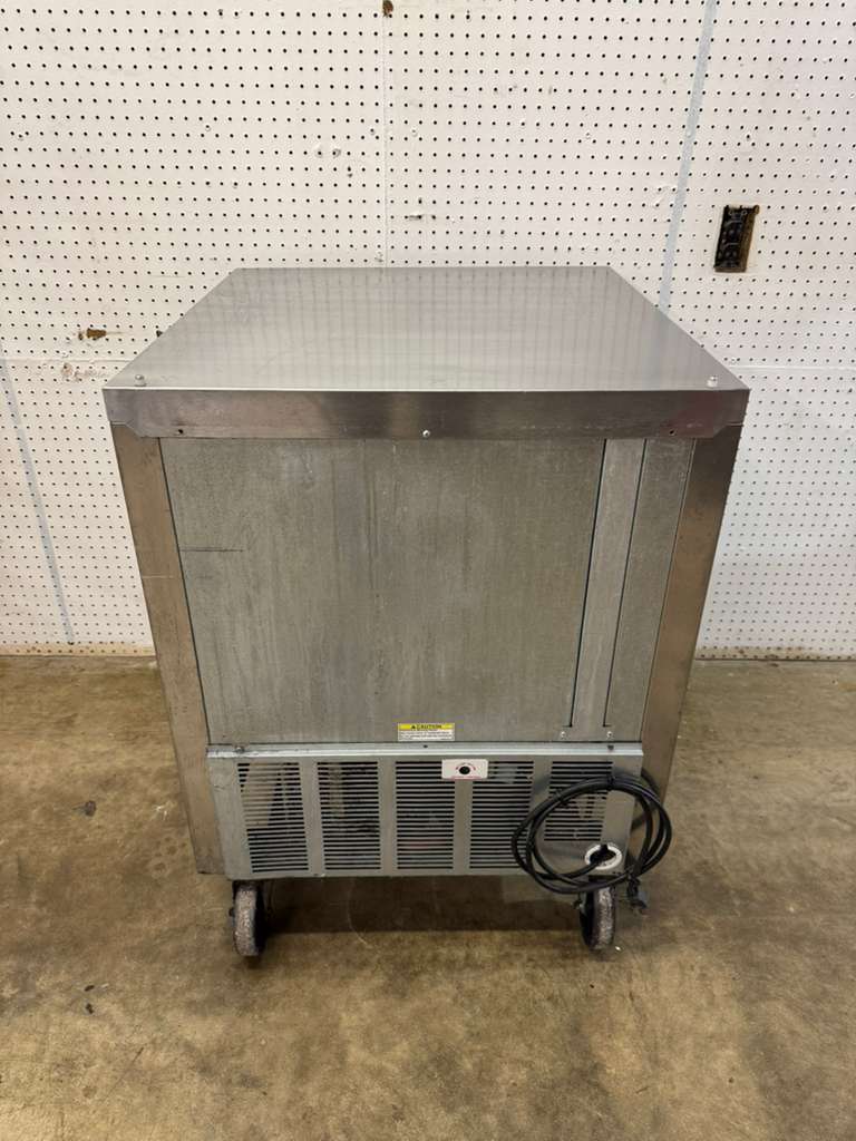 Used 27" Beverage-Air WTF27A Single Door Undercounter Worktop Freezer 120V