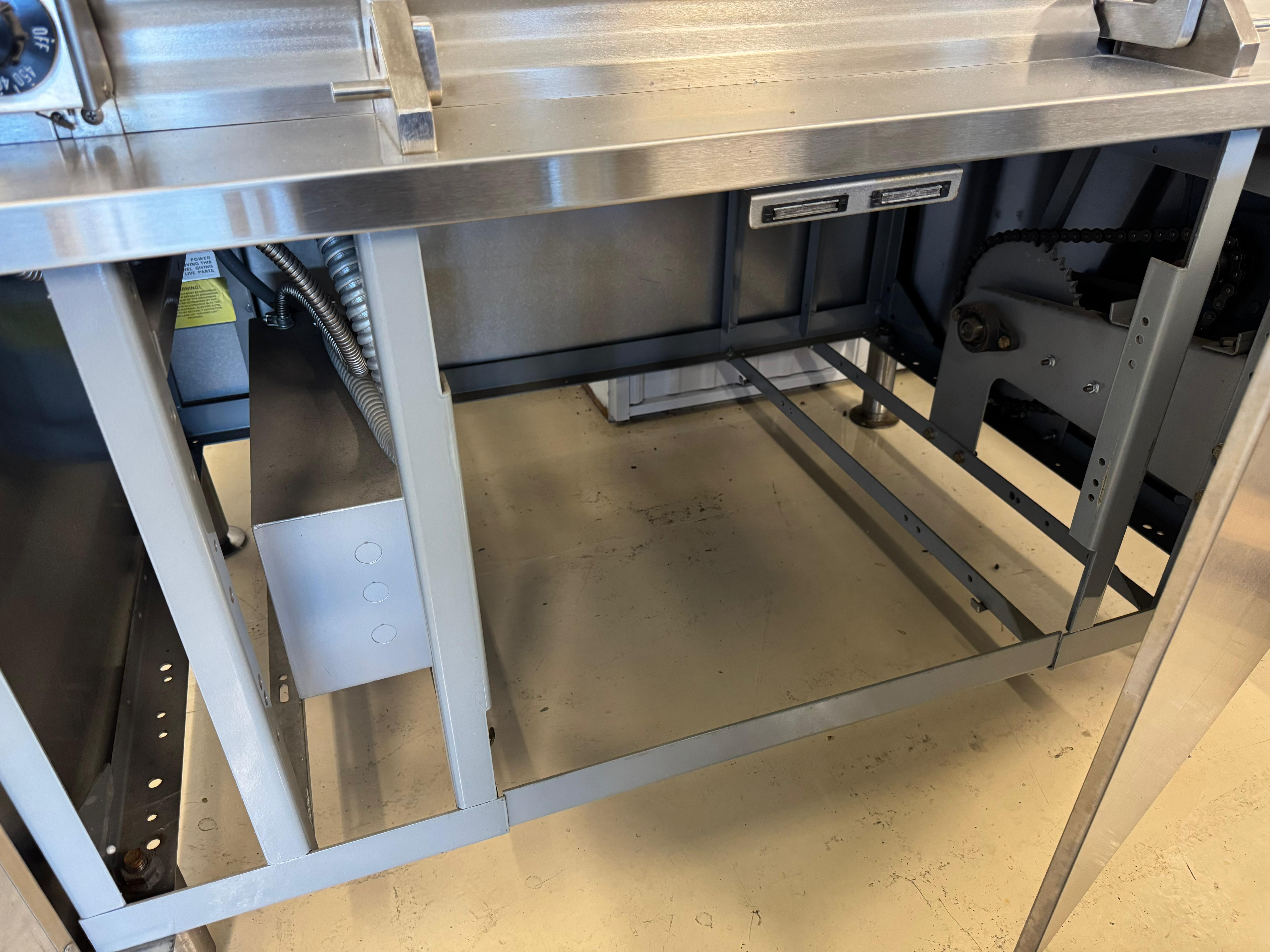 Used 40  Gallon Vulcan E40C-3 Electric Manual Tilt Braising Tilt Skillet 240V 1PH