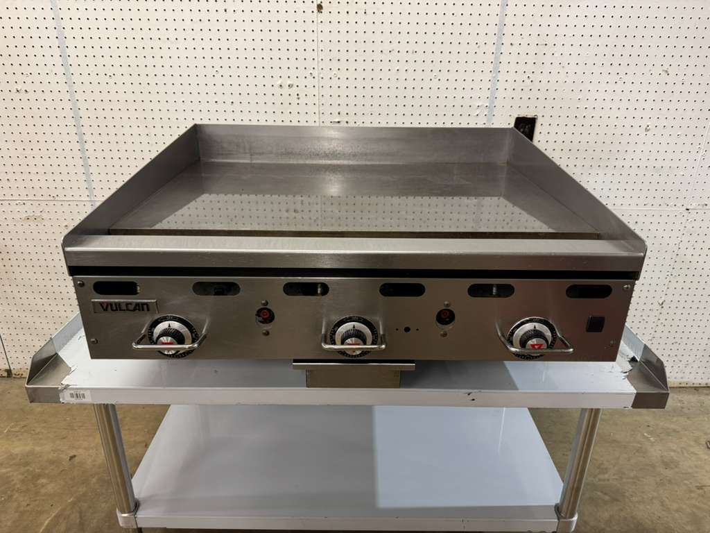 Used 36" Vulcan MSA36-101 Natural Gas Griddle with Thermostatic Controls  81,000 BTU