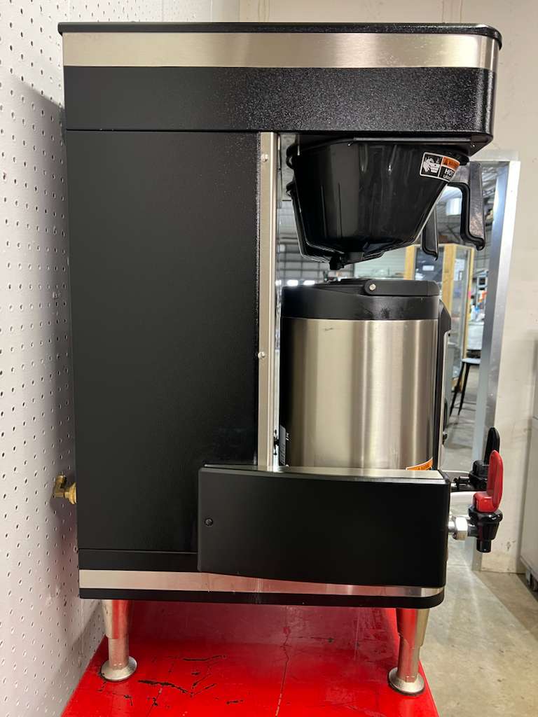 Used Bunn 51200.0104 Infusion Stainless/Black Twin Automatic Coffee Brewer 120/240V