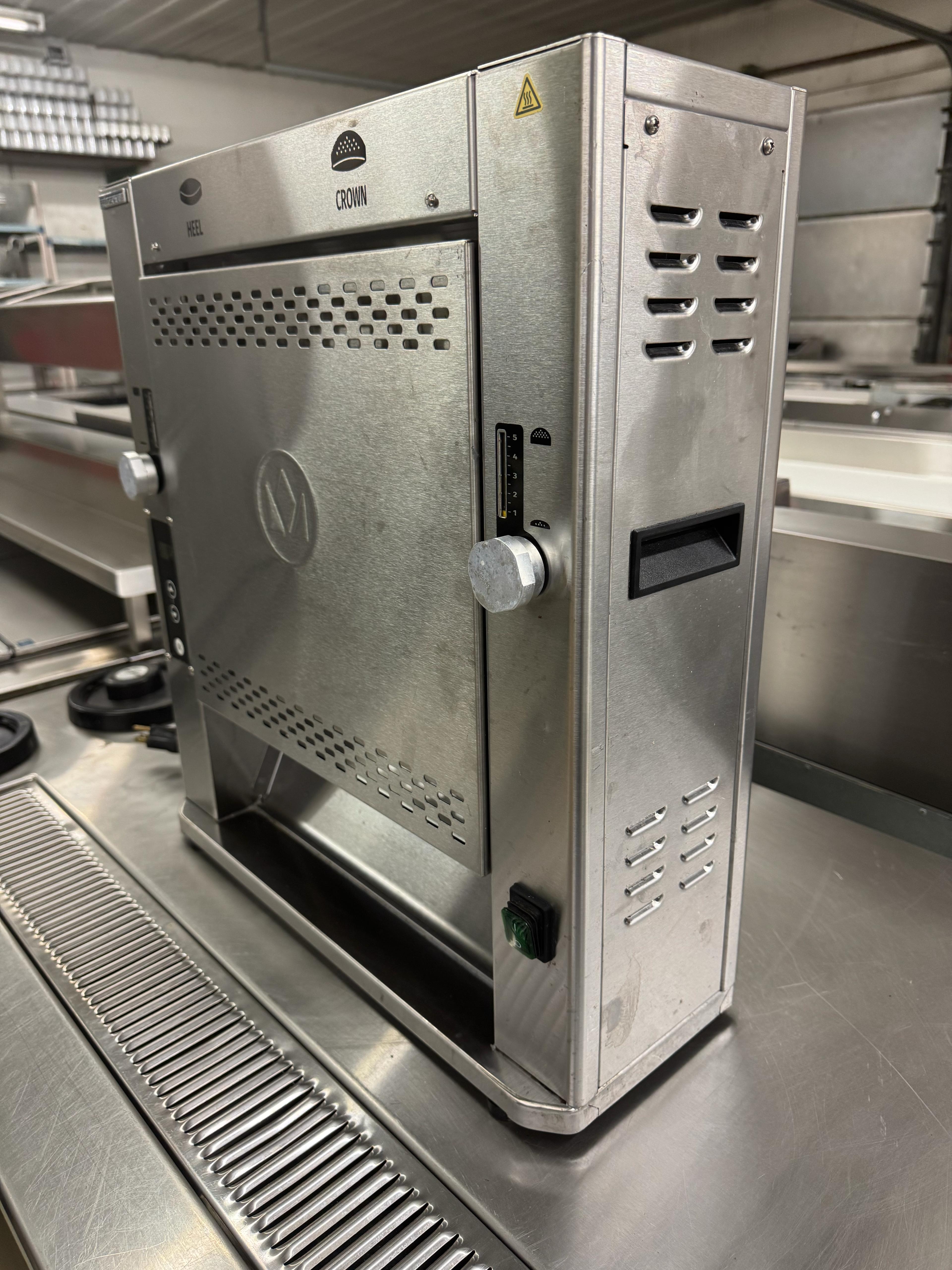 Used Prince Castle CTS-WS Vertical Contact Bun Toaster with Silicone Belt - 120V, 1500W