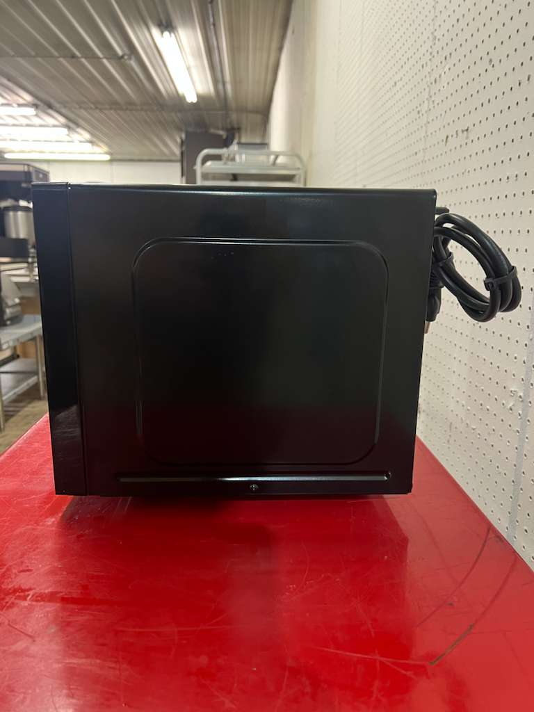 Used Emerson MW9255B Touch Control Microwave Oven 900W 0.9 Cu Ft - TH1