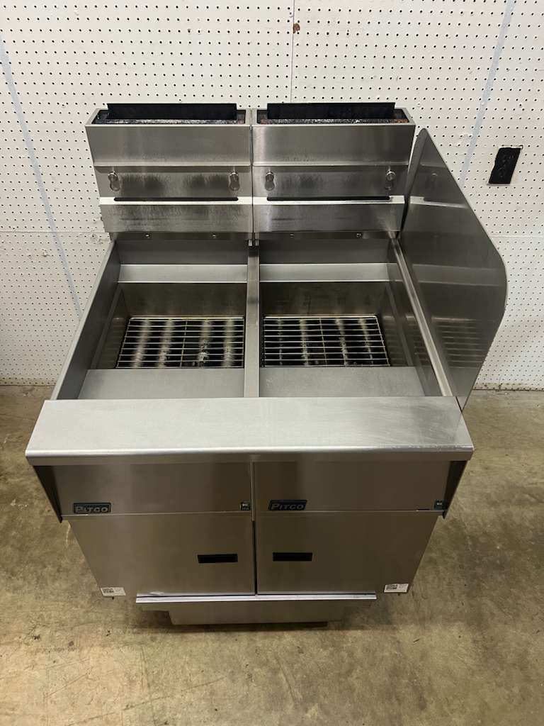 Used 2024 Pitco SG14RS-2FD NG Fryer with (2) 50 lb. Frypots and Filter Drawer - 110,000 BTU - TH1