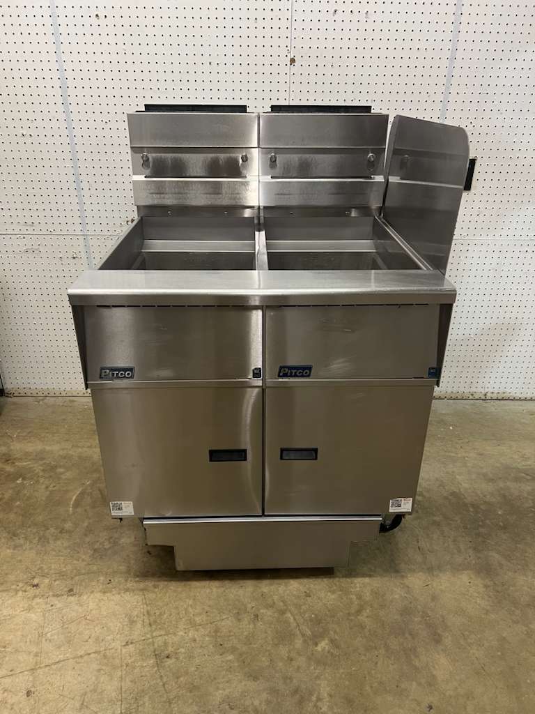 Used 2024 Pitco SG14RS-2FD NG Fryer with (2) 50 lb. Frypots and Filter Drawer - 110,000 BTU - TH1