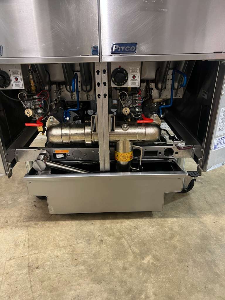 Used 2024 Pitco SG14RS-2FD NG Fryer with (2) 50 lb. Frypots and Filter Drawer - 110,000 BTU - TH1