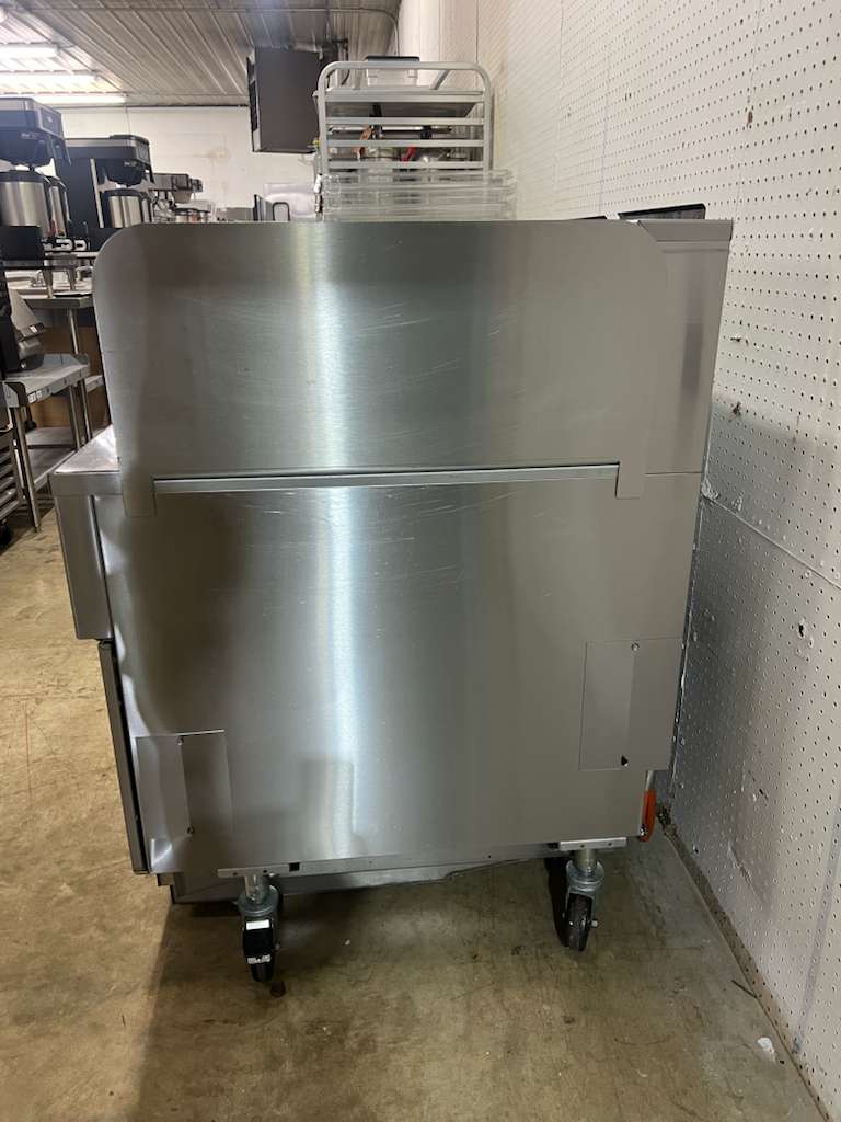 Used 2024 Pitco SG14RS-2FD NG Fryer with (2) 50 lb. Frypots and Filter Drawer - 110,000 BTU - TH1