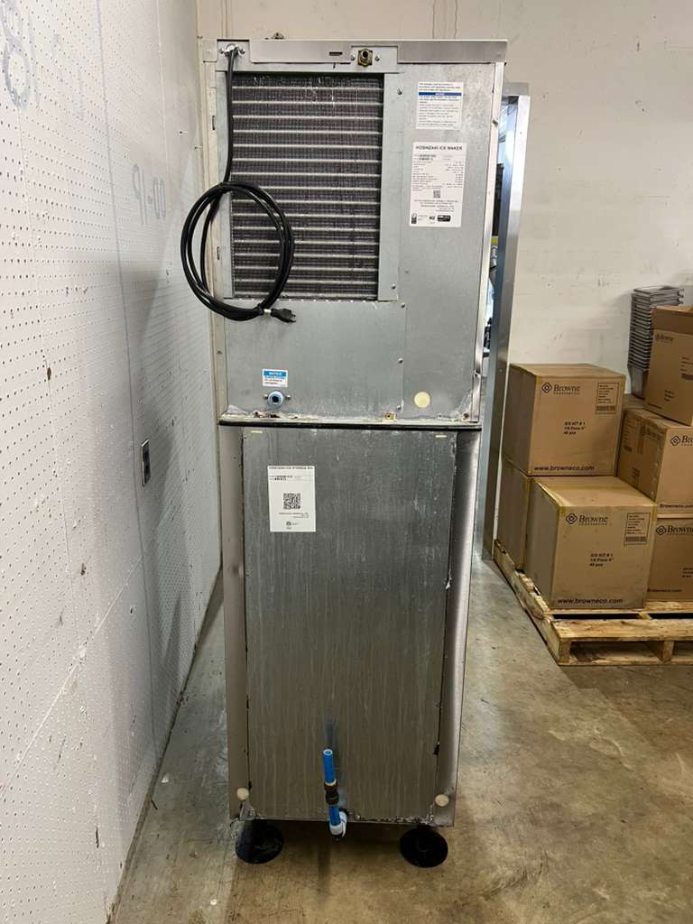 Used Hoshizaki KM - 660MAJ 22" Air Cooled Crescent Cube Ice Machine 665 lb with Bin - FG - Falcon Restaurant Supply - 5